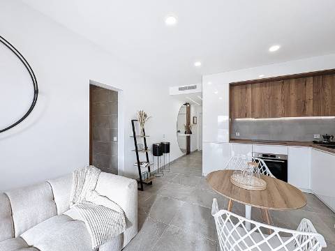 Apartamento T0+1 quarto renovado em Albufeira , Oura