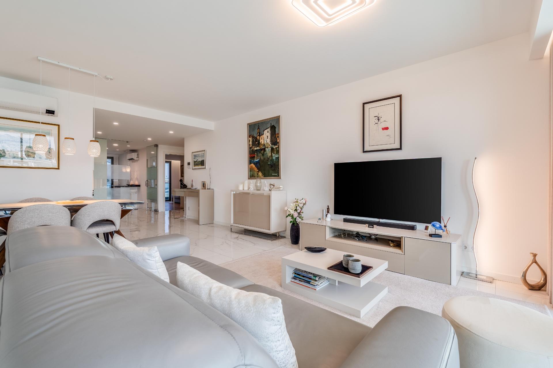 Apartamento T2 com piscina, Estacionamento Privativo, no Centro de Albufeira - Correeira