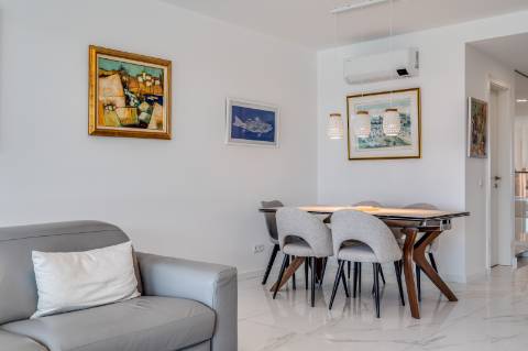 Apartamento T2 com piscina, Estacionamento Privativo, no Centro de Albufeira - Correeira