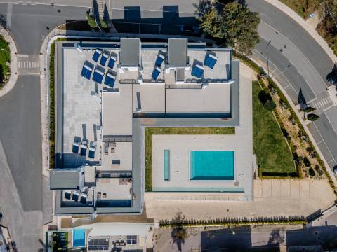 Apartamento T2 com piscina, Estacionamento Privativo, no Centro de Albufeira - Correeira