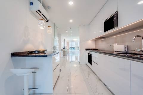 Apartamento T2 com piscina, Estacionamento Privativo, no Centro de Albufeira - Correeira