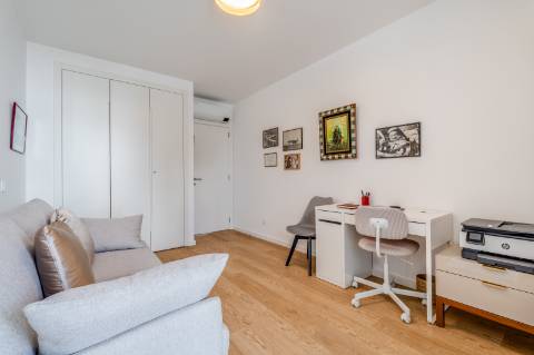 Apartamento T2 com piscina, Estacionamento Privativo, no Centro de Albufeira - Correeira