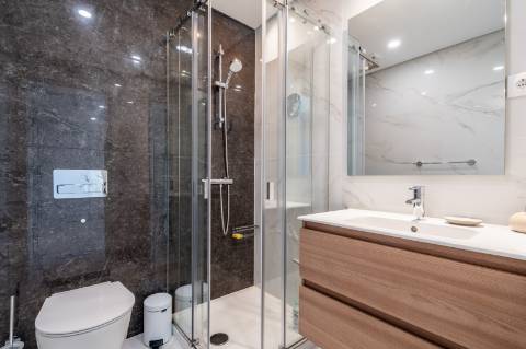 Apartamento T2 com piscina, Estacionamento Privativo, no Centro de Albufeira - Correeira