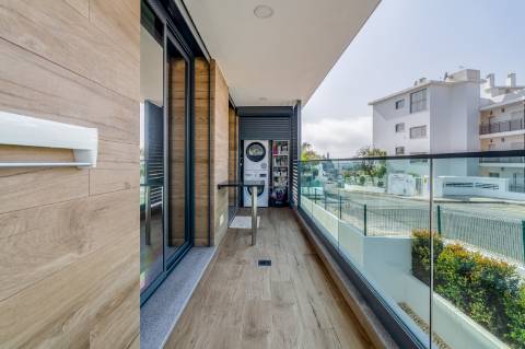 Apartamento T2 com piscina, Estacionamento Privativo, no Centro de Albufeira - Correeira