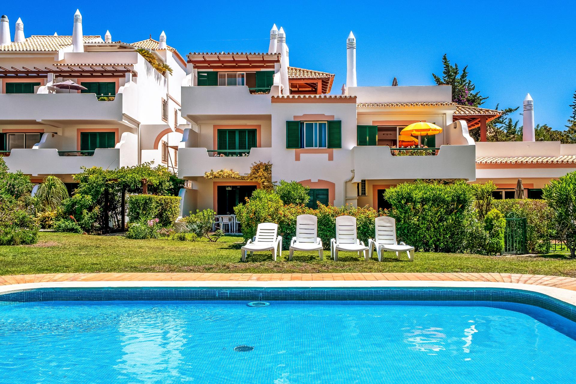 Apartamento T1 com Terraço Privado em Vilamoura - A Poucos Minutos da Praia e da Marina