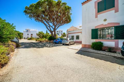 Apartamento T1 com Terraço Privado em Vilamoura - A Poucos Minutos da Praia e da Marina