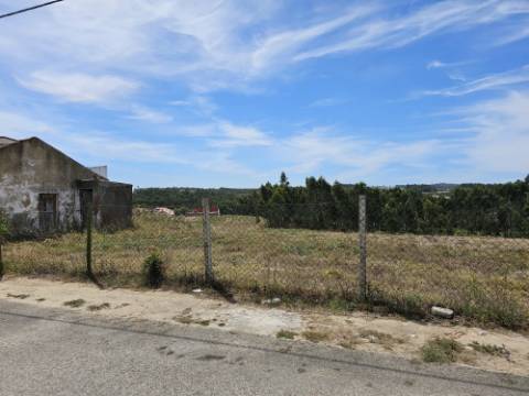 Moradia T2 , localizada em Ameal