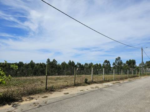 Moradia T2 , localizada em Ameal