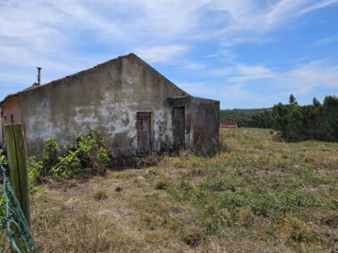 Moradia T2 , localizada em Ameal