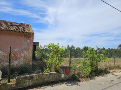 Moradia T2 , localizada em Ameal