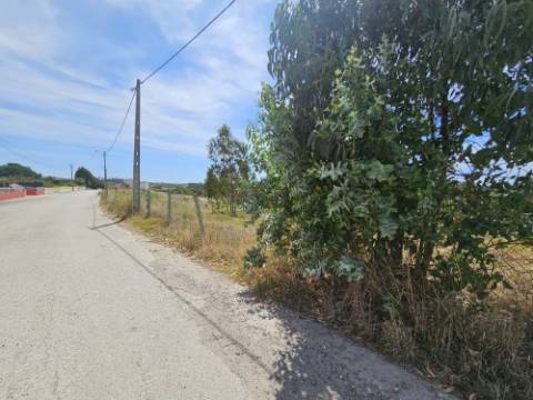 Moradia T2 , localizada em Ameal