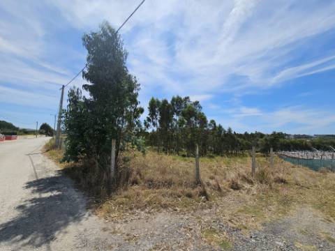 Moradia T2 , localizada em Ameal