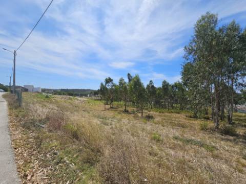 Moradia T2 , localizada em Ameal