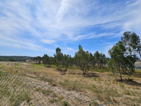 Moradia T2 , localizada em Ameal