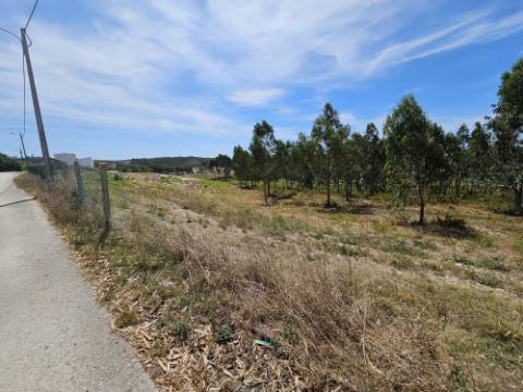 Moradia T2 , localizada em Ameal