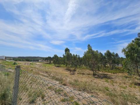 Moradia T2 , localizada em Ameal