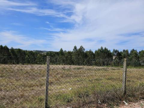 Moradia T2 , localizada em Ameal