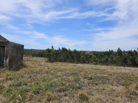 Moradia T2 , localizada em Ameal