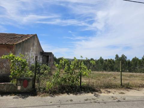 Moradia T2 , localizada em Ameal