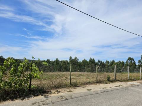 Moradia T2 , localizada em Ameal