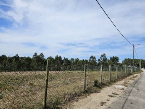 Moradia T2 , localizada em Ameal