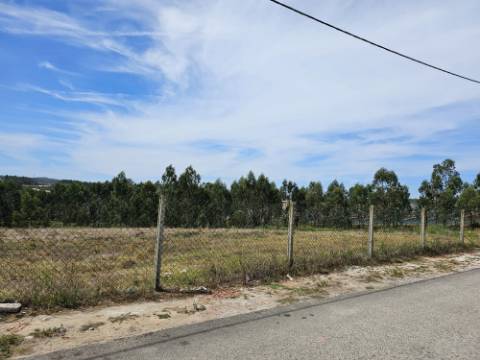 Moradia T2 , localizada em Ameal