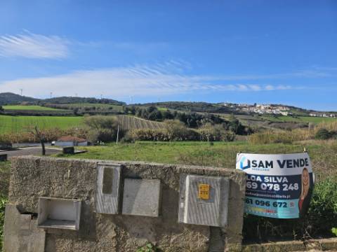 Terreno Urbano com 392m² zona Torres Vedras