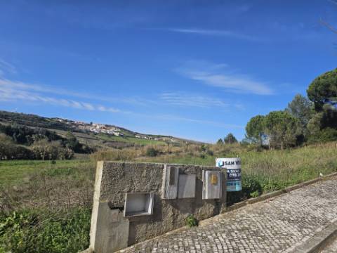 Terreno Urbano com 392m² zona Torres Vedras