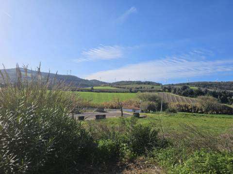 Terreno Urbano com 392m² zona Torres Vedras