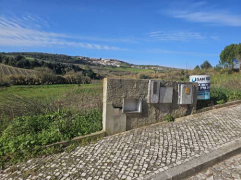 Terreno Urbano com 392m² zona Torres Vedras