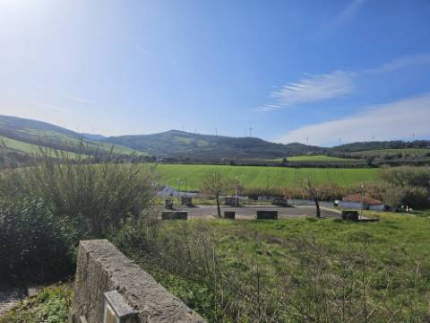 Terreno Urbano com 392m² zona Torres Vedras