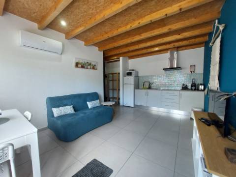 Moradia T4 +4, localizada Valado de Santa Quitéria