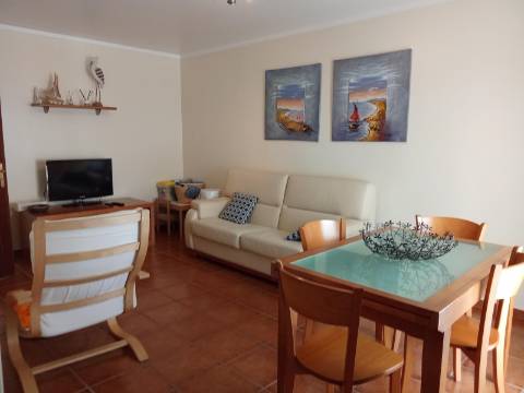 Apartamento T2 Duplex em São Bernardino