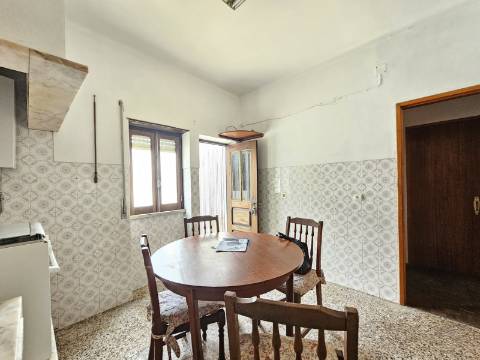 Moradia T3 com garagem Varatojo Torres Vedras