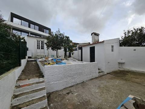 Moradia T3 com garagem Varatojo Torres Vedras