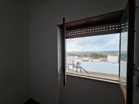 Moradia T3 com garagem Varatojo Torres Vedras