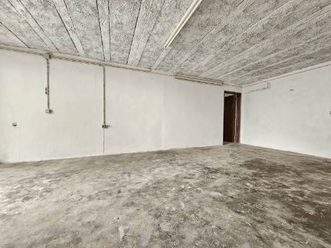 Moradia T3 com garagem Varatojo Torres Vedras