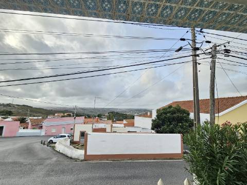 Moradia T3 com garagem Varatojo Torres Vedras