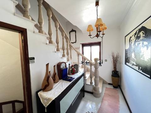 Moradia T5 , localizada em Bombarral