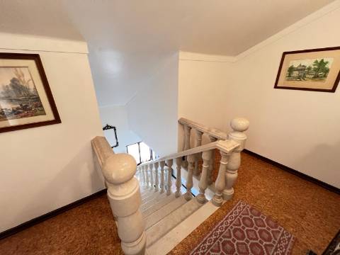 Moradia T5 , localizada em Bombarral