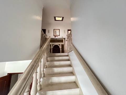 Moradia T5 , localizada em Bombarral