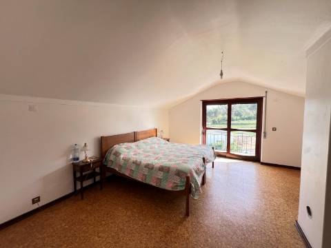 Moradia T5 , localizada em Bombarral