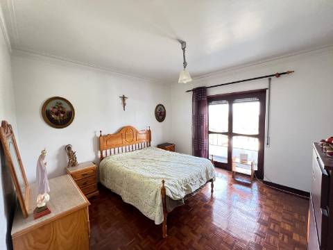 Moradia T5 , localizada em Bombarral