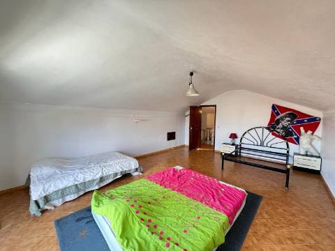 Moradia T5 , localizada em Bombarral