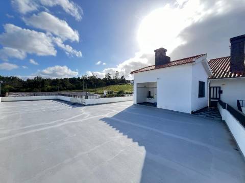 Moradia T5 , localizada em Bombarral
