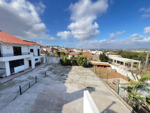 Moradia T5 , localizada em Bombarral