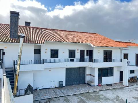 Moradia T5 , localizada em Bombarral