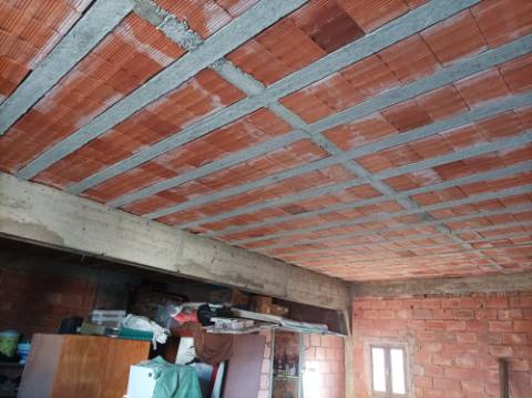 Terreno Urbano com armazém