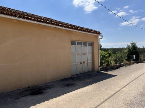 Terreno Urbano com armazém