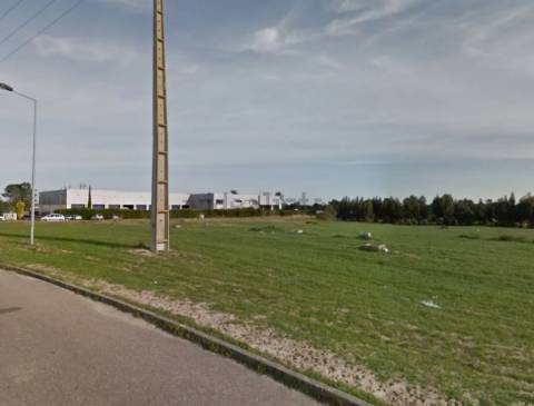 Lote de Terreno para construção de Escritórios ou Comércio com área de 5.098m².